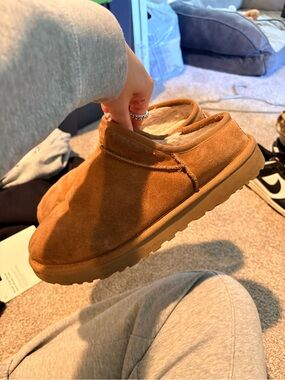 Cozy Women’s Slip-On Shearling Lined Clog - Tan